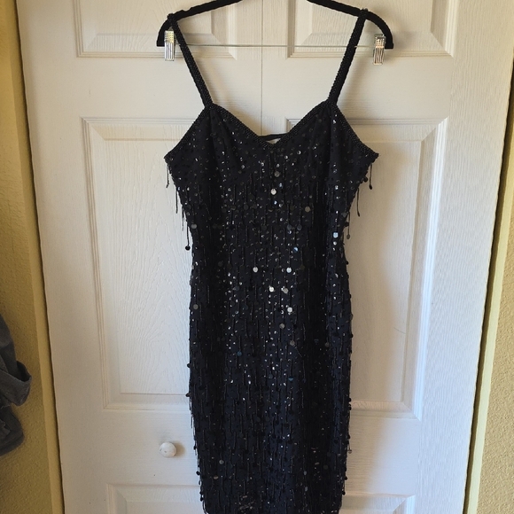 ET AL Dresses & Skirts - Elegant Black Sequin Midi Dress